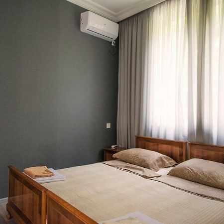 A.G's Guest House Koutaïssi Extérieur photo