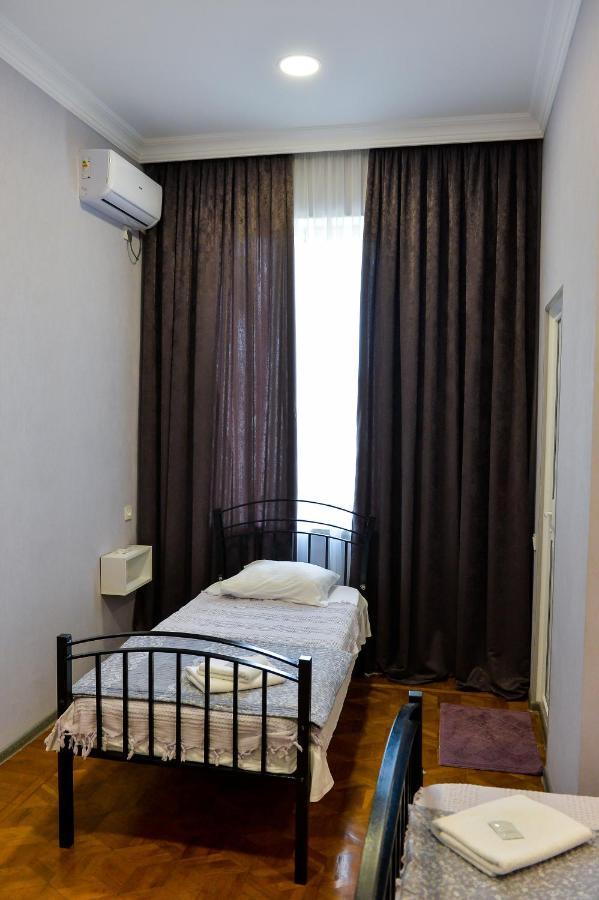A.G's Guest House Koutaïssi Extérieur photo