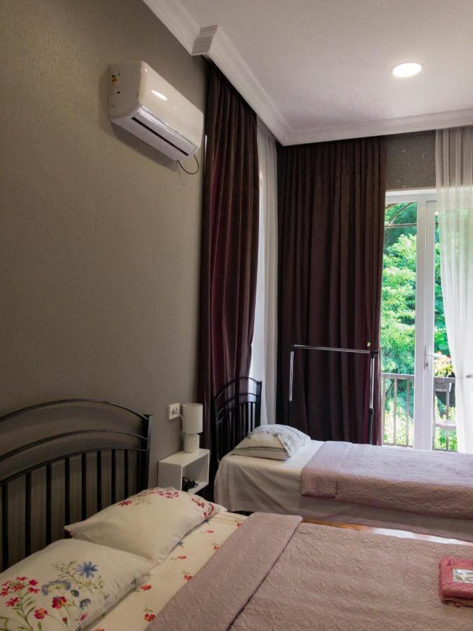 A.G's Guest House Koutaïssi Extérieur photo