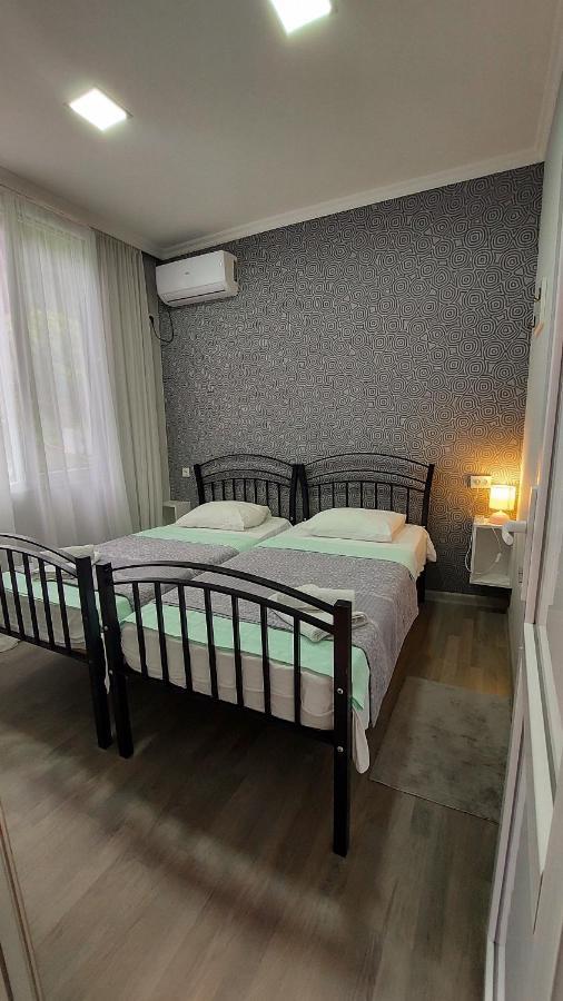 A.G's Guest House Koutaïssi Extérieur photo
