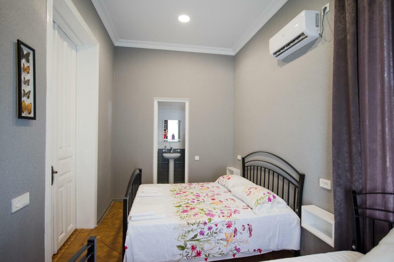 A.G's Guest House Koutaïssi Extérieur photo
