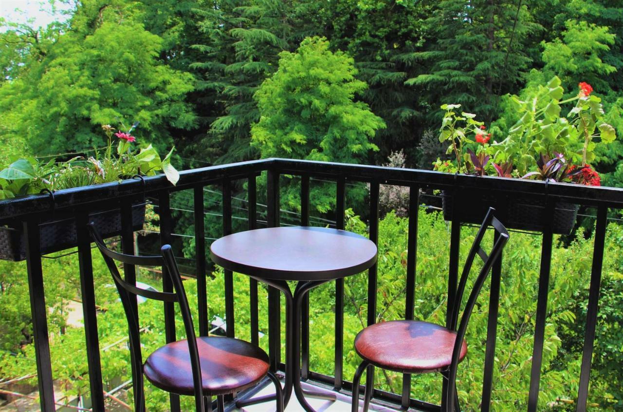 A.G's Guest House Koutaïssi Extérieur photo